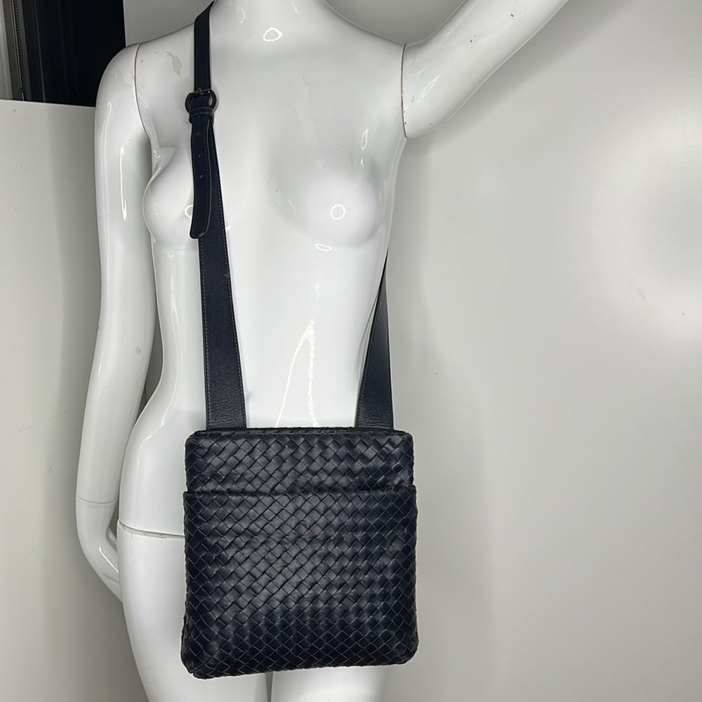 Serajean Ferrara Navy Blue Woven Leather Ziptop Crossbody Bag Made in Italy